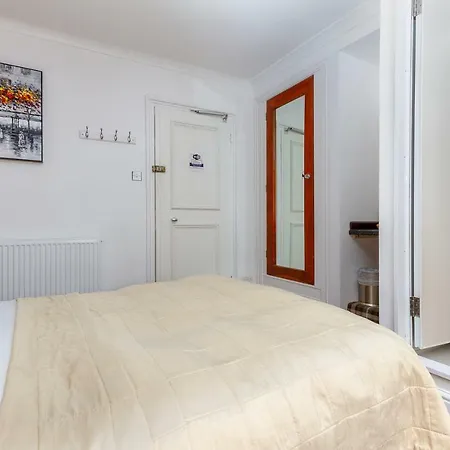 Field House Bed & Breakfast 3*