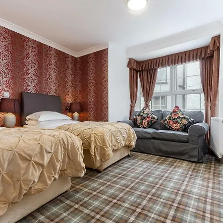 Bed & Breakfast Field House 3*